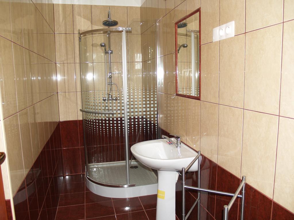Liliom Apartman Jula Exterior foto